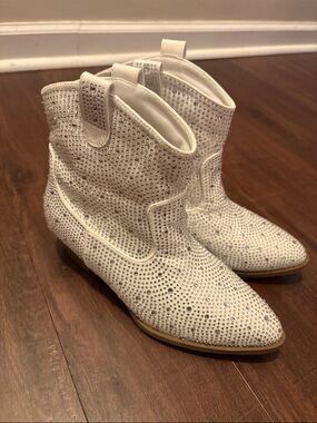 White Embellished Girl's Ankle Boots